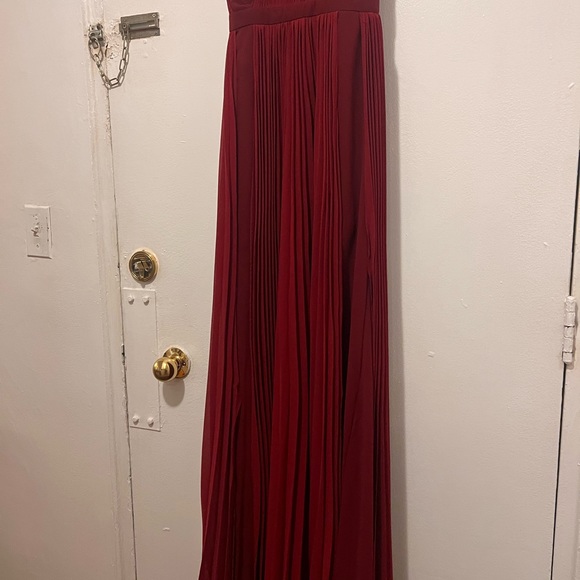 Super Classy Maxi evening dress with flow drapery sides - Picture 6 of 9